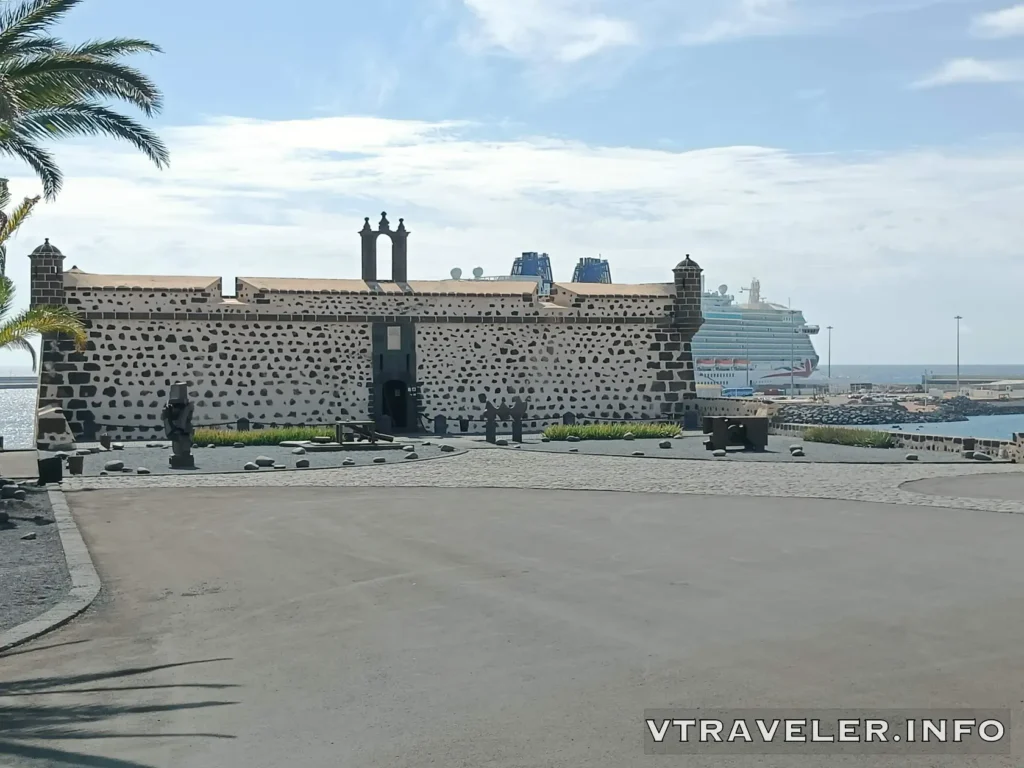 Museo Internacional de Arte Contemporáneo Castillo de San José - Arrecife