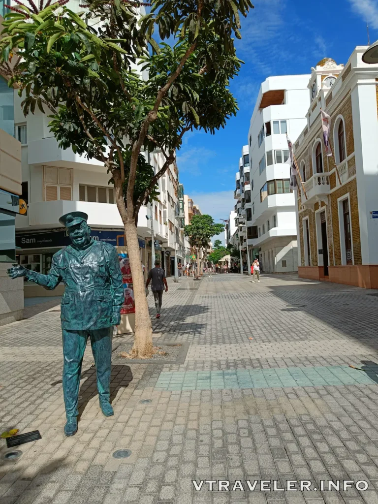 Statue of Heraclio Niz Mesa - Arrecife